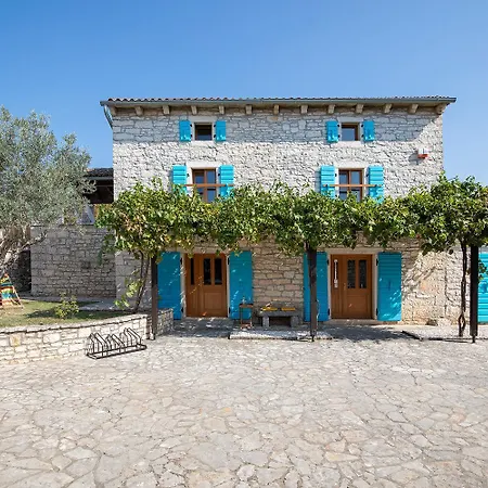 Azzurra Villa