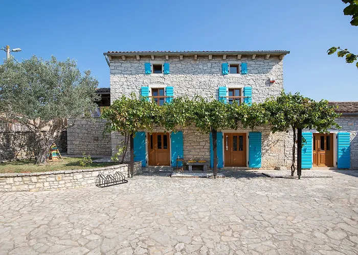 Azzurra Vila